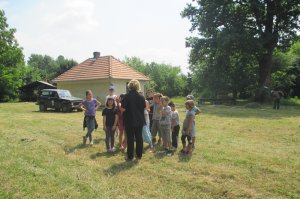 Druženje upravljača i učenika na prostoru Jozića kolibe