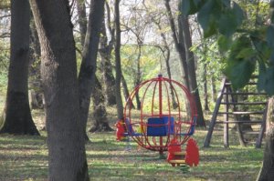 Novi dečiji i urbani mobilijar u ZP „Obrenovački Zabran“