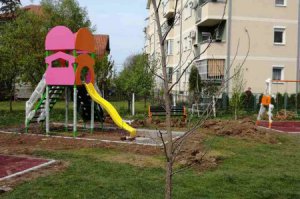 Dečije igralište ispred Doma kulture u Obrenovcu
