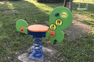 Dečiji mobilijar u naselju Dudovi
