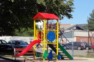 Dečije igralište u ulici Radenka Rankovića, naselјe Dudovi „KAO TAŠ A NAŠ“